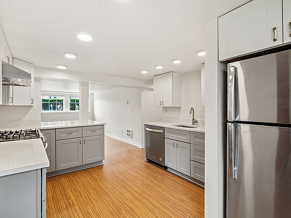 3rd image of 2203 Nob Hill Ave N #A
