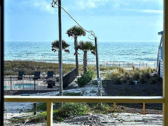4th image of 1049 E Gorrie Dr