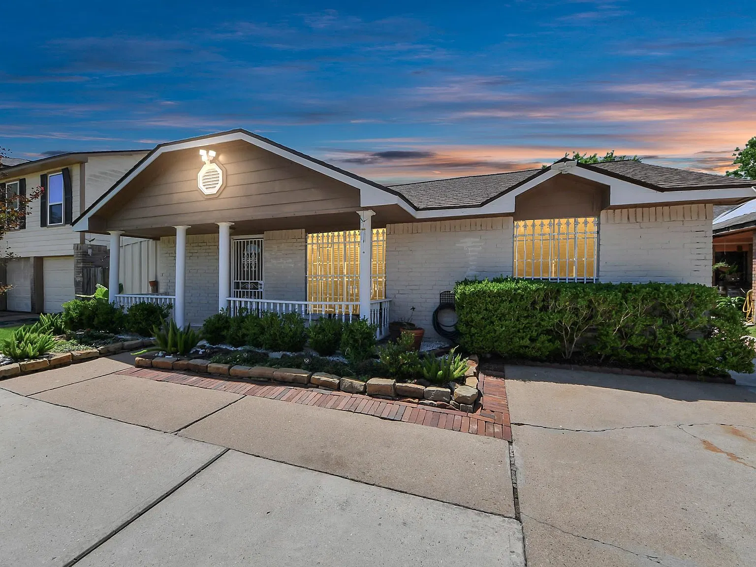 3 bed, 1.5 bath, 988 sqft, $1,700 — Photo 2