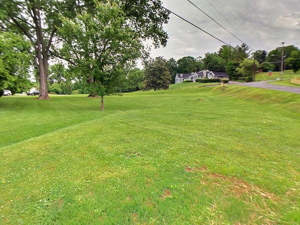 2nd image of 2201 Pendragon Rd