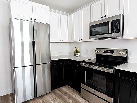 2nd image of 4667 Cedar Ave S #4667