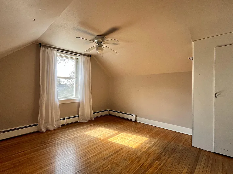 315 S 13th Ave — Photo 5