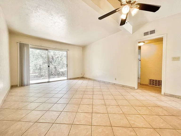 4500 Del Rio Road — Photo 8