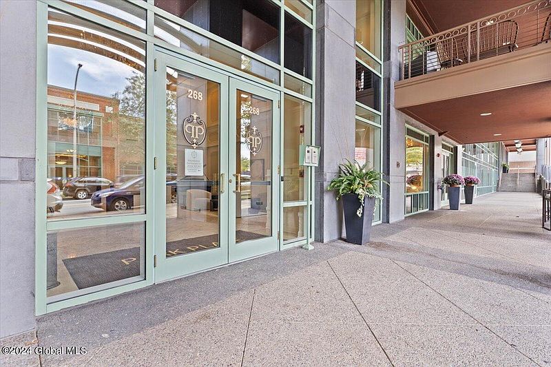2nd image of 268 Broadway #604