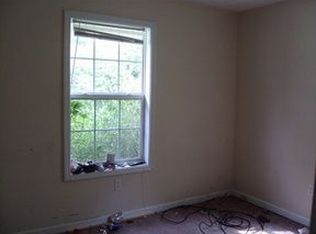 1107 E McIntosh Rd, Griffin, GA 30223