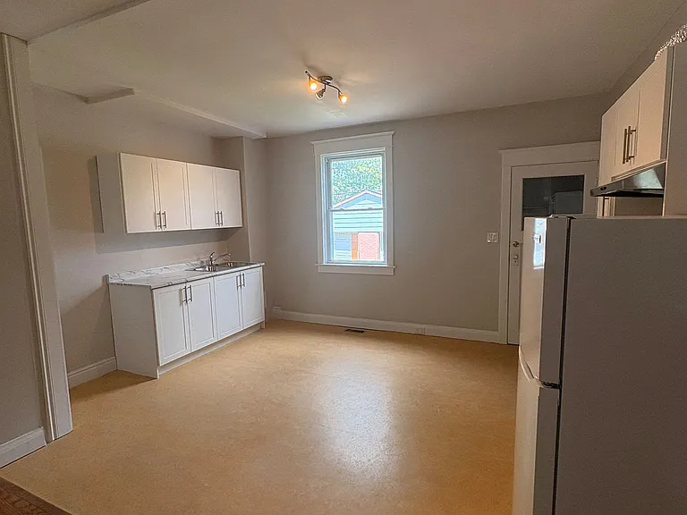 66 Belvidere Ave — Photo 3