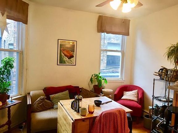 2nd image of 437 W Saint James Pl #2R