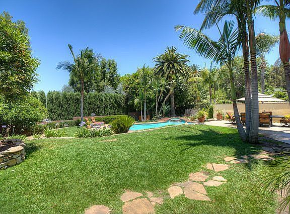 5th image of 12551 El Roy Dr
