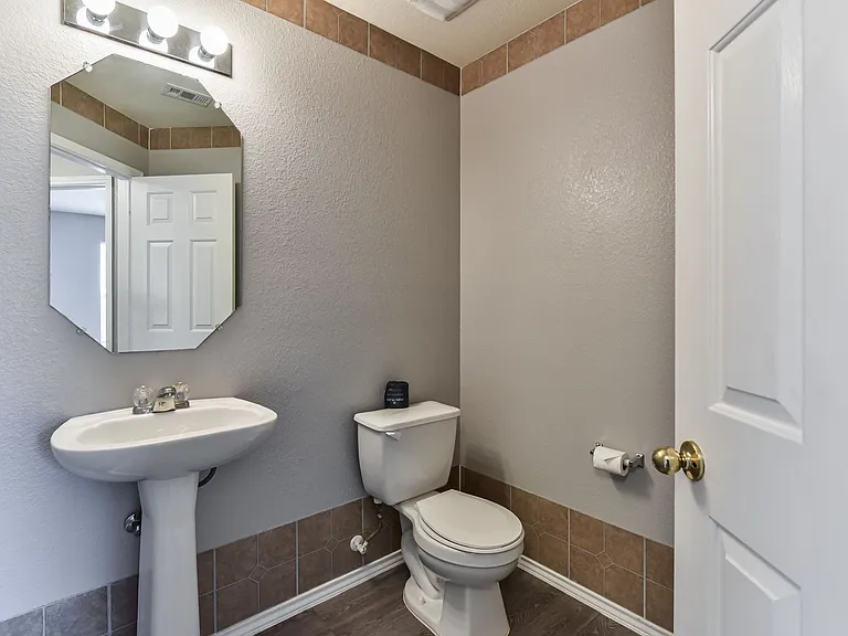 4600 Donegal Bay Ct — Photo 29