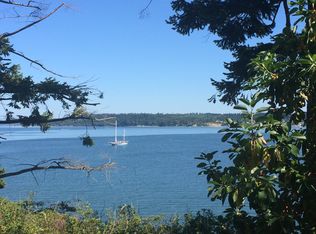 1573 Penn Cove Rd, Oak Harbor, WA 98277