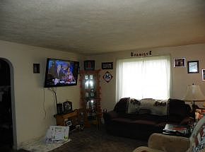 5th image of 414 E 6th St