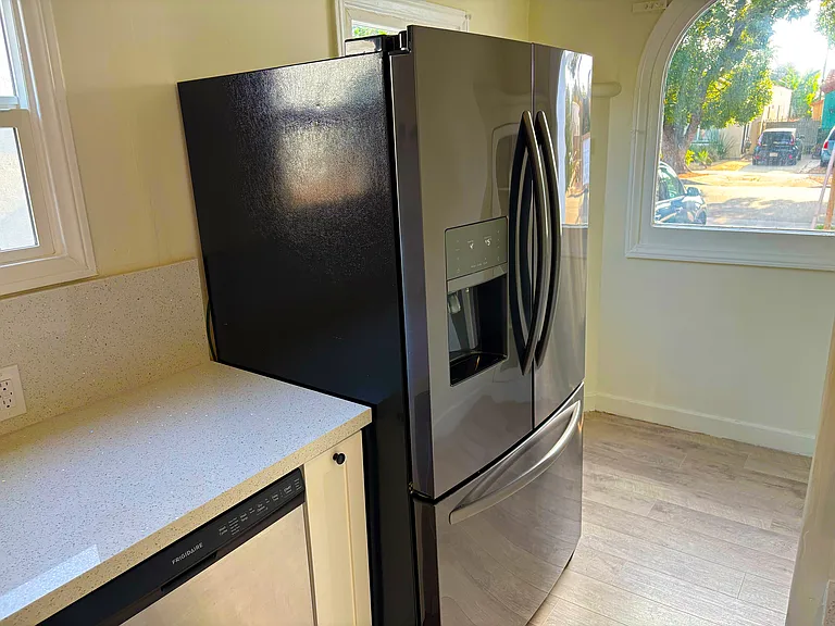 3022 Farmdale Ave — Photo 11