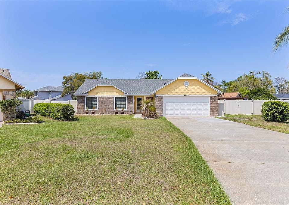 1st image of 9858 Balmoral Cir