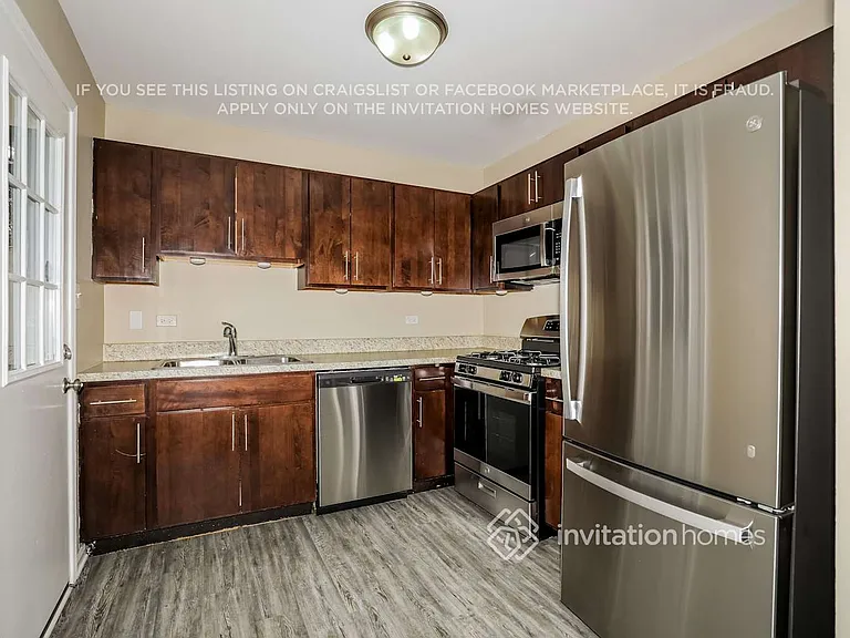 1381 Alberta Ct — Photo 7