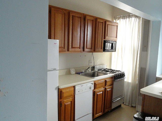 1st image of 12 Hempstead Ave APT 4H