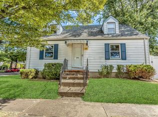 136 N 1st St, New Hyde Park, NY 11040