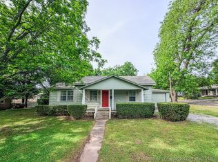 325 W Chickasaw St, Tahlequah, OK 74464