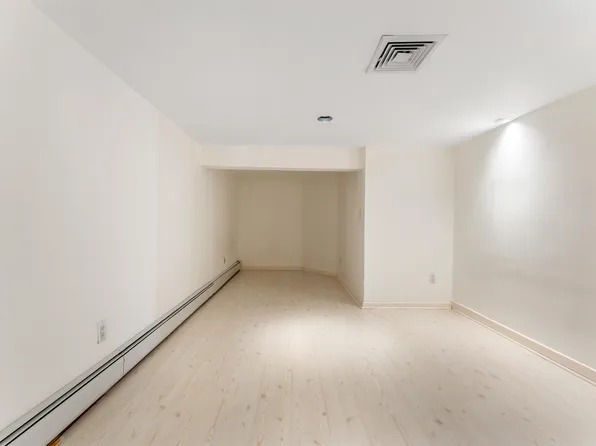 299 Pavonia Avenue image 30 of 43