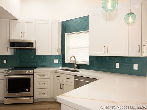 2nd image of 2425 SW Foxpoint Trl