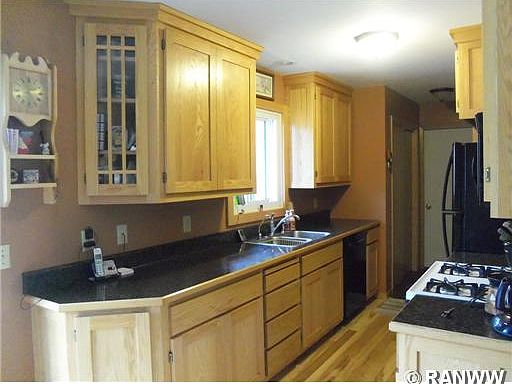 4th image of E5762 689th Ave