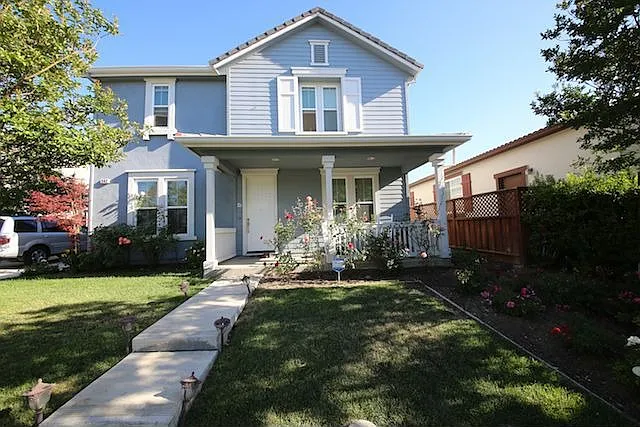 242 E Heritage Dr photo 1