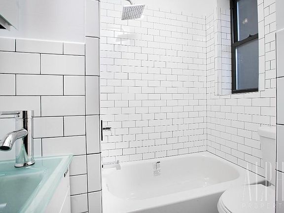 3rd image of 173 E 101st St APT 22