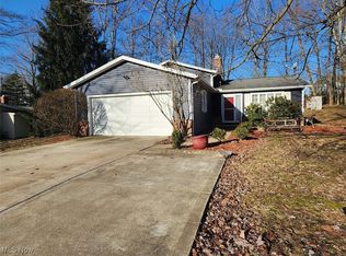8652 Melody Ln, Macedonia, OH 44056
