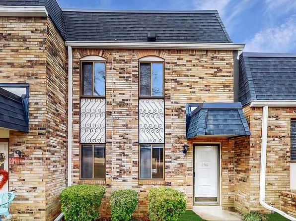 258 Lake Chateau Dr