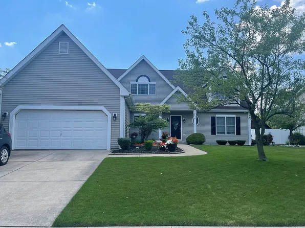 2710 Wood Dr, Dyer, IN 46311