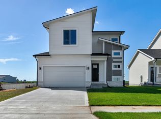 2408 Paine St NE, Bondurant, IA 50035