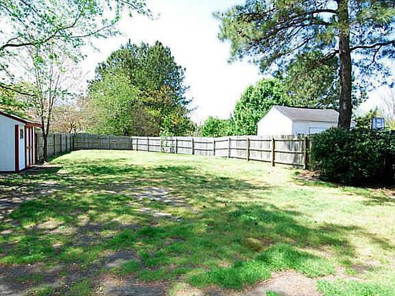 3rd image of 2193 Weybridge Dr