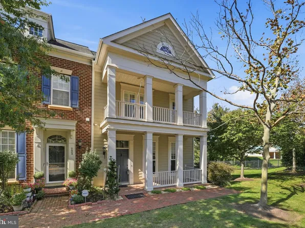 723 Belmont Bay Dr, Woodbridge, VA 22191