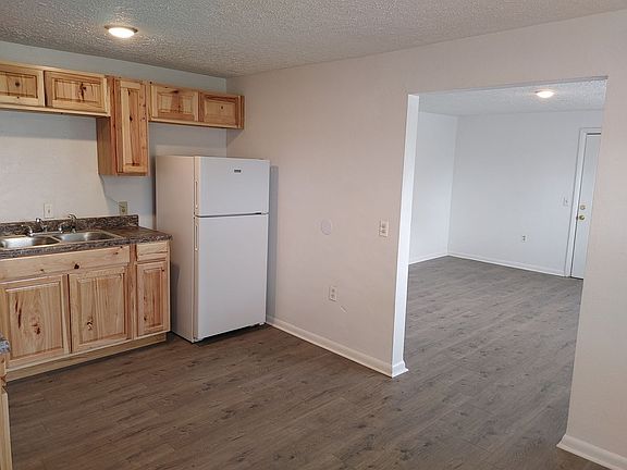 4th image of 4500 Grand Central Ave APT 1
