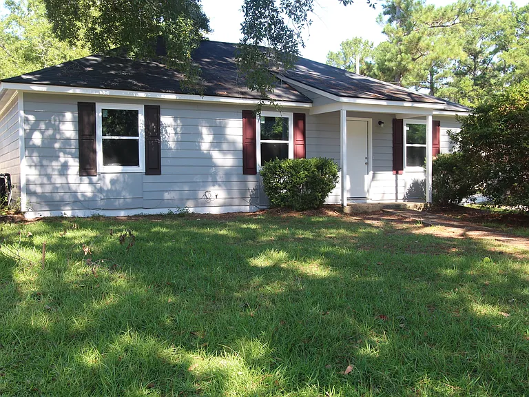 2510 Beachview Dr — Photo 1