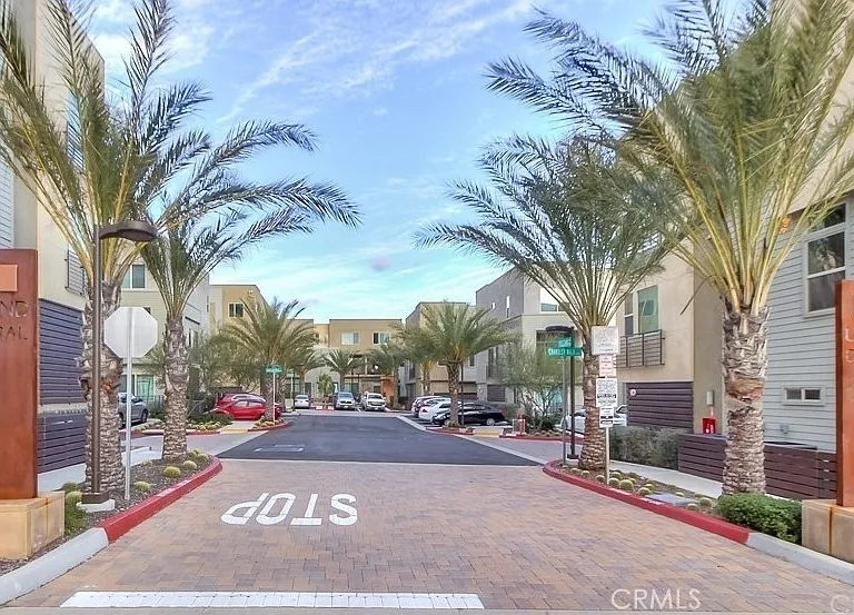 630 Chandler Walk — Photo 1