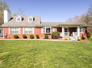 421 Castleman Branch Rd, Shepherdsville, KY 40165