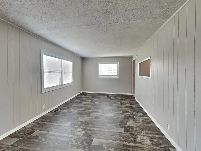 514 Carol Dr — Photo 3