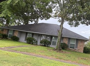 1422 Stoneliegh Dr, Baton Rouge, LA 70808