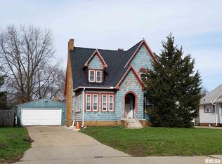 1431 N 8th St, Pekin, IL 61554