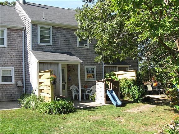 3rd image of 25 Woodview Drive #25