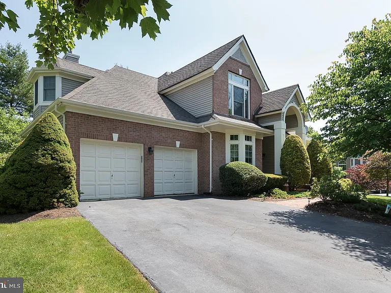 30 Leicester Ct — Photo 29