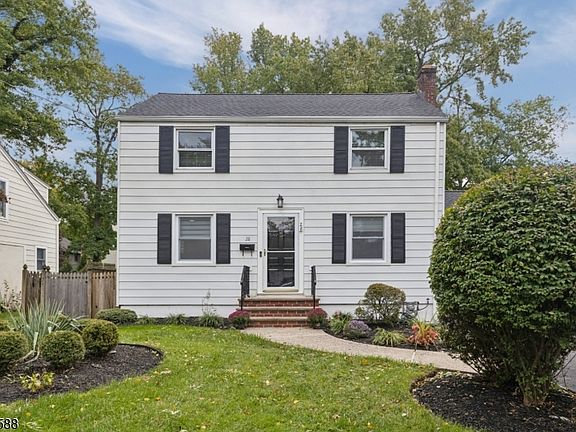 2nd image of 28 Laurel Pl