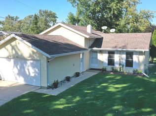 2198 Oak Ave, Hanover Park, IL 60133