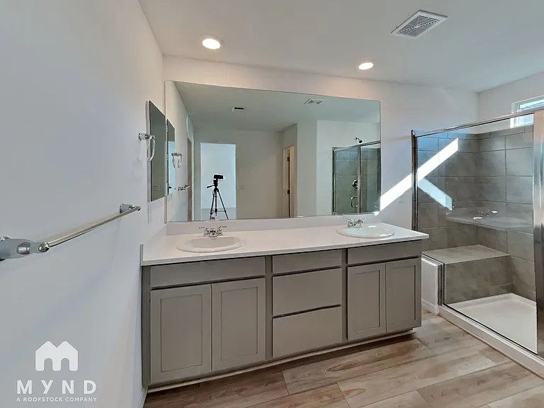 5755 W Haleh Ave — Photo 13