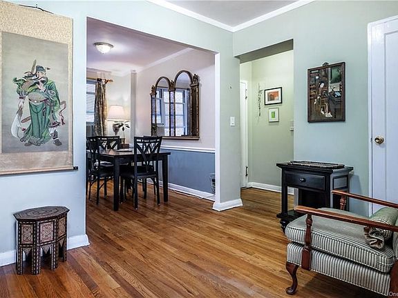 4th image of 290 Collins Ave APT 6B