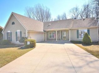 W164N5210 Lone Oak Ln, Menomonee Falls, WI 53051