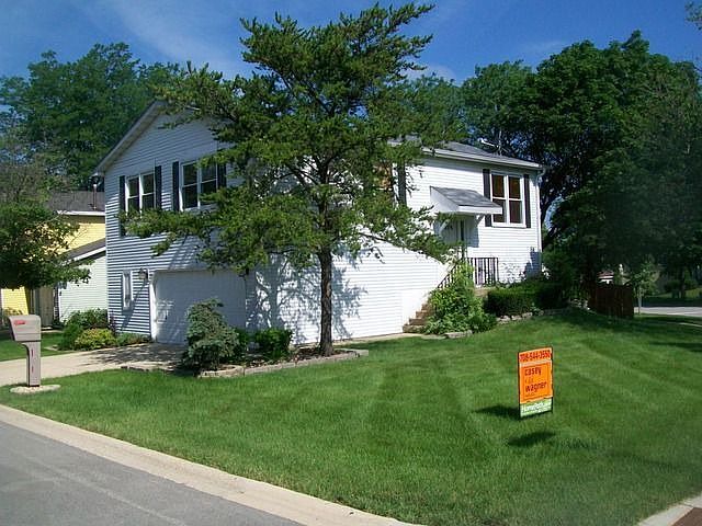 1st image of 370 Thorncliffe Dr