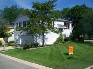 370 Thorncliffe Dr, Glendale Heights, IL