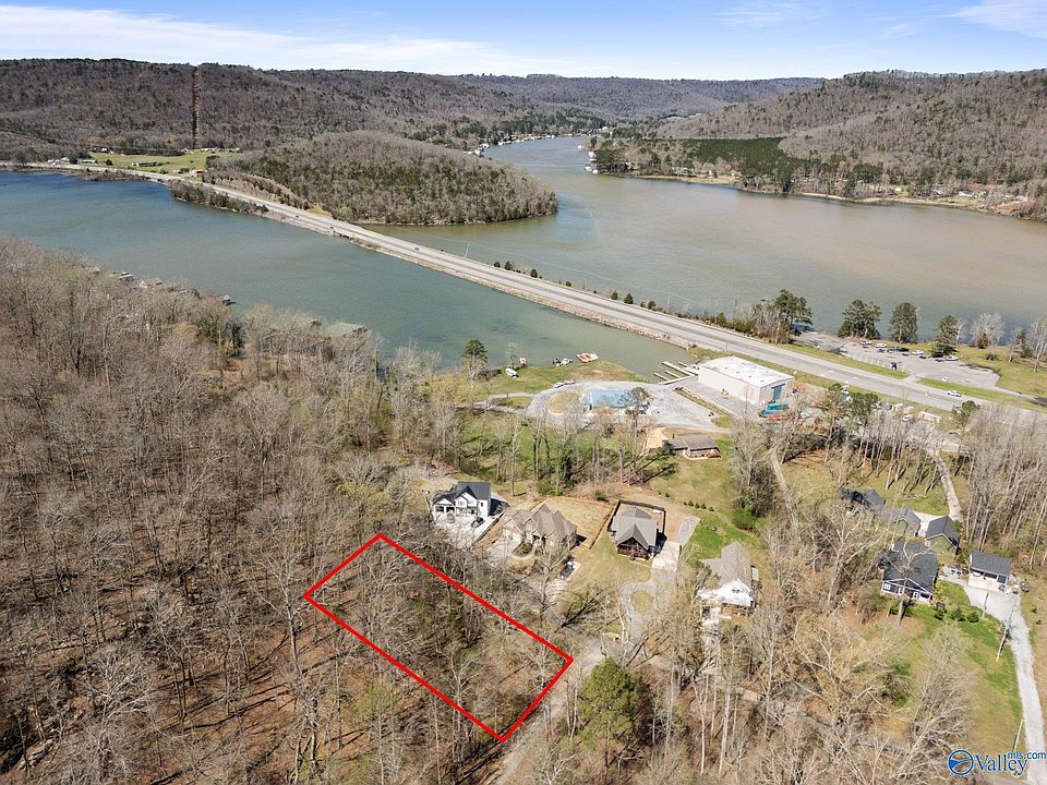 1st image of 1 Moss Dr