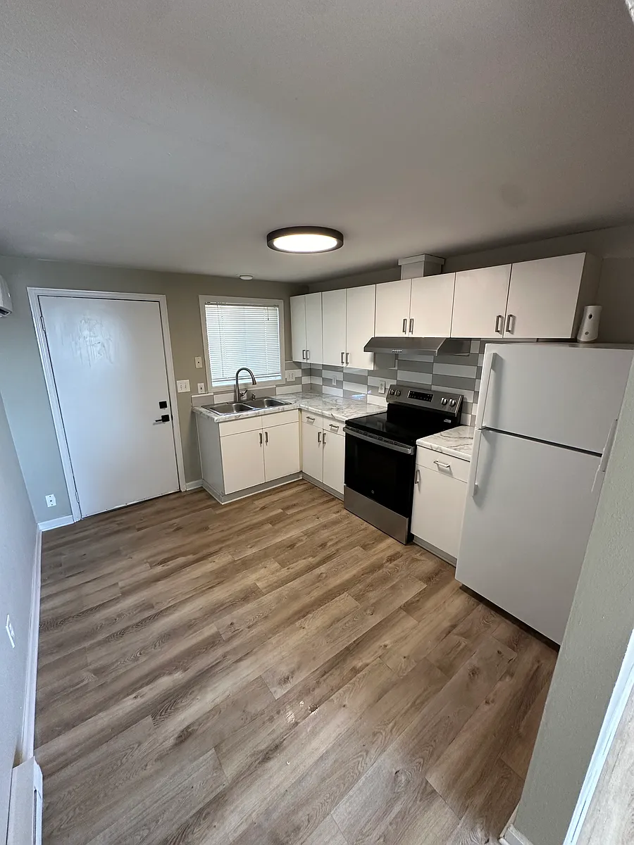 Building Photo - 25 N Airport Rd #F